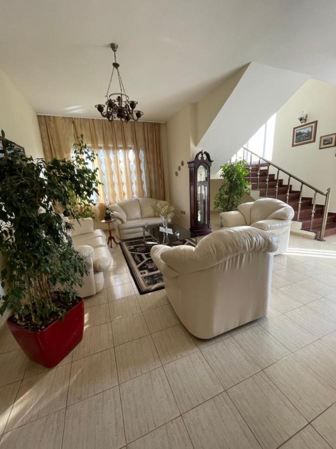 Vila Briart Durrës Exterior foto