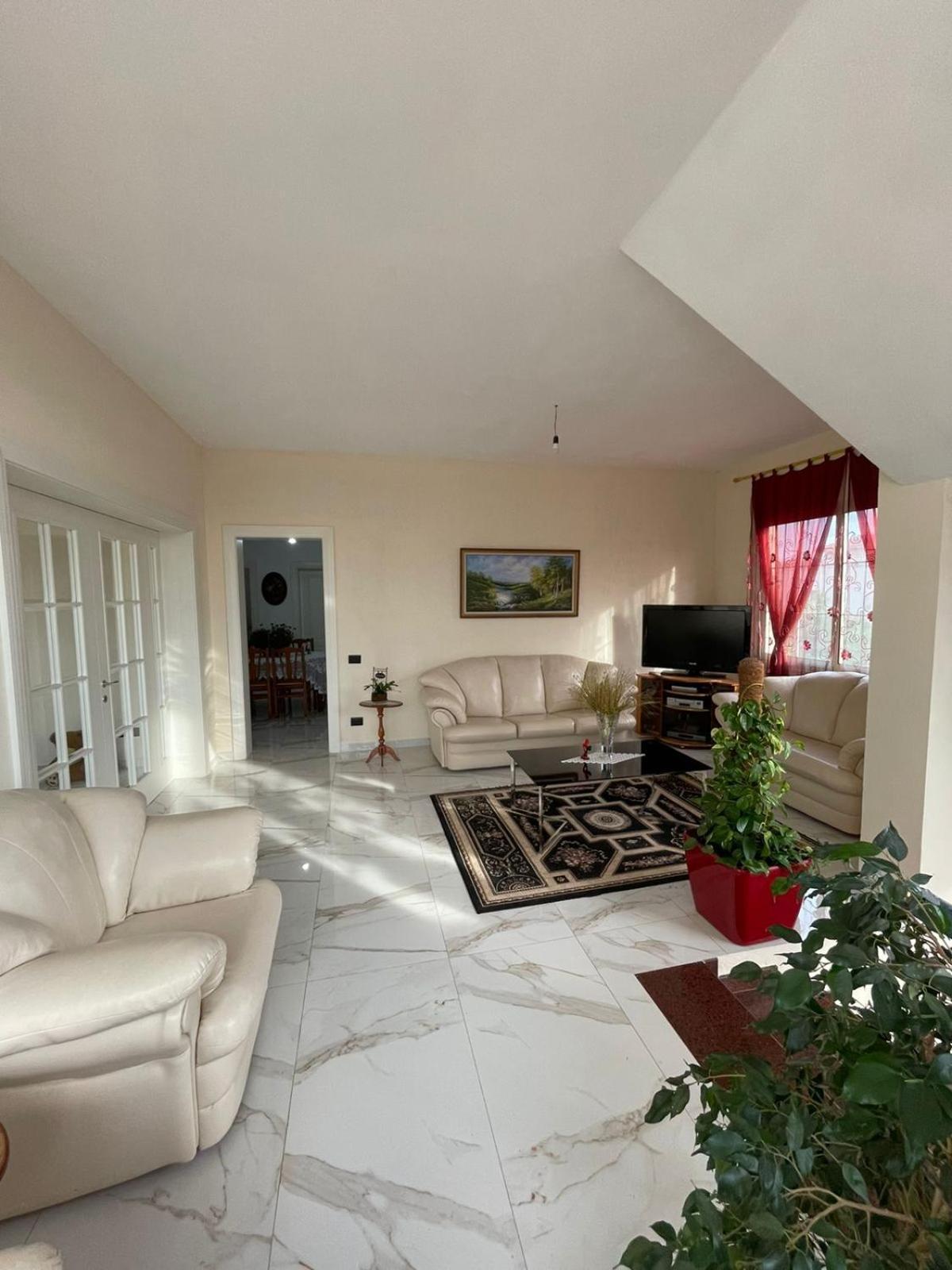 Vila Briart Durrës Exterior foto